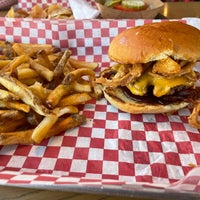 Foto scattata a MOOYAH Burgers, Fries &amp;amp; Shakes L da Ryan W. il 11/28/2023
