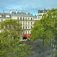 Photo taken at InterContinental Paris - Champs-Elysées Etoile by Scooter T. on 8/8/2023