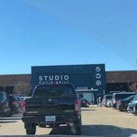 Foto tirada no(a) Studio Movie Grill Arlington Lincoln Square por Kennedy H. em 11/23/2018