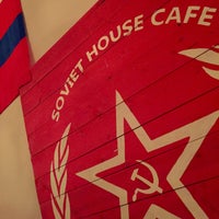 Foto tirada no(a) SOVIET House Cafe por Vladimir B. em 10/29/2016