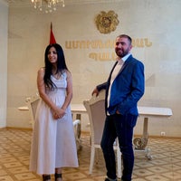 Photo taken at NOTARIAL CHAMBER OF THE REPUBLIC OF ARMENIA /  ՀԱՅԱՍՏԱՆԻ ՀԱՆՐԱՊԵՏՈՒԹՅԱՆ ՆՈՏԱՐԱԿԱՆ ՊԱԼԱՏ by Vladimir B. on 8/13/2019