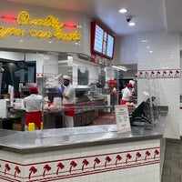 Photo taken at In-N-Out Burger by Shai S. on 8/26/2021