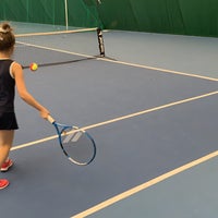 Foto diambil di Академия тенниса Александра Островского oleh Oksana Y. pada 4/14/2019