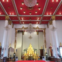 Photo taken at Wat Samphantawong by Edward A. on 8/15/2021