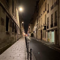Photo taken at Rue de Seine by Mamdouh ♈. on 9/14/2021