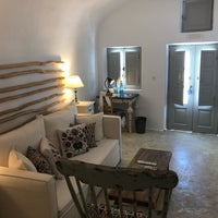 Iconic Santorini, a boutique cave hotel - Imerovigli - 1 tip from 21