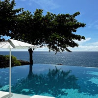 Das Foto wurde bei Kata Rocks Luxury Resort &amp;amp; Residences von MOS am 10/11/2023 aufgenommen