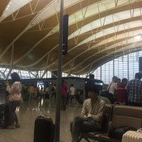 Photo taken at Shanghai Pudong International Airport (PVG) by Pin on 7/7/2016