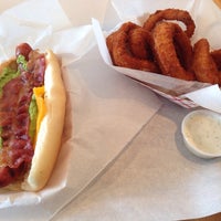 12/23/2013에 Tim M. B.님이 Pee Wee&amp;#39;s Famous Hot Dogs and Hamburgers에서 찍은 사진