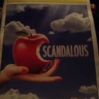 Foto tomada en Scandalous on Broadway  por Terry G. el 11/14/2012