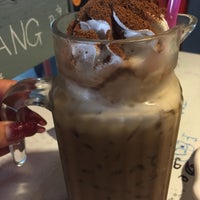 8/10/2015 tarihinde Bam Bam N.ziyaretçi tarafından D.O.D Cafe (甜の部)'de çekilen fotoğraf