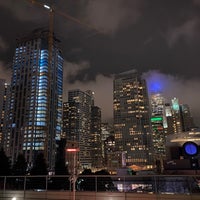 รูปภาพถ่ายที่ City View at Metreon โดย Chris B. เมื่อ 12/11/2019