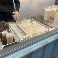 2/19/2023 tarihinde Courtney L.ziyaretçi tarafından Minus Celsius Ice Cream'de çekilen fotoğraf
