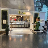 Photo taken at Harrods by Eleven .. on 9/29/2023