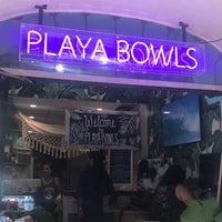 Photo taken at Playa Bowls by Allen S. on 10/11/2017