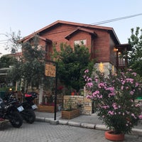 Das Foto wurde bei Lithos Hotel von Cansu Ç. am 4/30/2018 aufgenommen