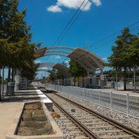 รูปภาพถ่ายที่ Market Center Station (DART Rail) โดย turux1 เมื่อ 8/3/2016