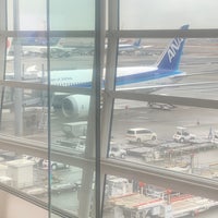 Photo taken at Gate 110 by 維尼大人 on 1/16/2023