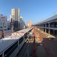 Photo taken at Platforms 8-9 by HAL★ h. on 4/9/2022