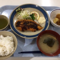 Photo taken at 青山学院大学7号館地下食堂 チカナナ by Kenya T. on 6/25/2019