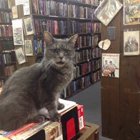 11/11/2013 tarihinde Lauren T.ziyaretçi tarafından John K. King Books North'de çekilen fotoğraf