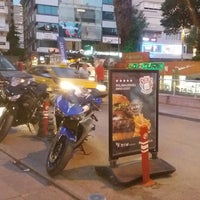 Foto scattata a So Big Burger da Bora K. il 9/23/2017