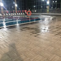 Photo taken at 25. Yıl Kapalı Yüzme Havuzu by Hüseyin Ö. on 6/13/2019