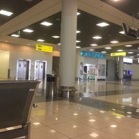 Photo taken at Зал прилёта / Arrival Hall (E) by Sly F. on 9/22/2017