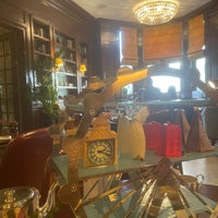 Foto diambil di The Kensington Hotel oleh Traveler pada 2/26/2022