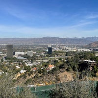 Photo taken at Universal City Overlook by Dmitry B. on 11/23/2022