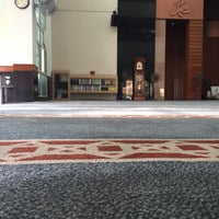 Photo taken at Al-Iman Mosque by ,7TOMA™®🇸🇬 S. on 5/6/2015