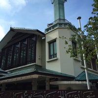 Photo taken at Masjid Abdul Hamid Kampong Pasiran (Mosque) by ,7TOMA™®🇸🇬 S. on 6/10/2015