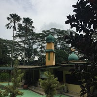 Photo taken at Masjid Pertempatan Melayu Sembawang (Mosque) by ,7TOMA™®🇸🇬 S. on 10/24/2016