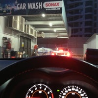 Photo taken at Turtle Wax Car Wash by ,7TOMA™®🇸🇬 S. on 9/1/2013