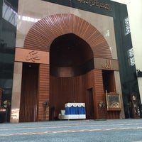 Photo taken at Al-Iman Mosque by ,7TOMA™®🇸🇬 S. on 5/27/2015