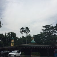 Photo taken at Masjid Pertempatan Melayu Sembawang (Mosque) by ,7TOMA™®🇸🇬 S. on 8/1/2016