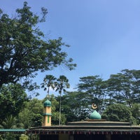 Photo taken at Masjid Pertempatan Melayu Sembawang (Mosque) by ,7TOMA™®🇸🇬 S. on 8/2/2016