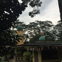 Photo taken at Masjid Pertempatan Melayu Sembawang (Mosque) by ,7TOMA™®🇸🇬 S. on 9/1/2016