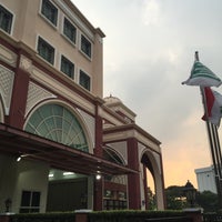 Photo taken at Assyakirin Mosque by ,7TOMA™®🇸🇬 S. on 4/8/2016