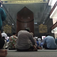 Photo taken at Alkaff Kampong Melayu Mosque by ,7TOMA™®🇸🇬 S. on 6/3/2016