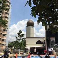 Photo taken at Darul Makmur Mosque by ,7TOMA™®🇸🇬 S. on 8/14/2015