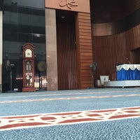 Photo taken at Al-Iman Mosque by ,7TOMA™®🇸🇬 S. on 4/15/2015