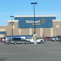 Foto tirada no(a) Walmart Supercentre por Baris S. em 3/31/2013