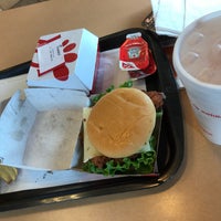 Photo taken at Chick-fil-A by えあり on 8/15/2018