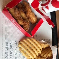 Photo taken at Chick-fil-A by えあり on 10/6/2018