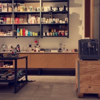Foto tirada no(a) Caffeine Lab por Dlohe 🤍 em 3/23/2022
