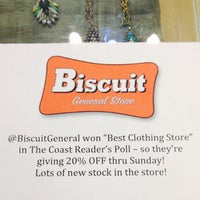 Foto tomada en Biscuit General Store  por Suzanne M. el 11/8/2014
