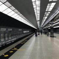 Photo taken at Метро «Чкаловская» by Deric A. on 9/4/2018