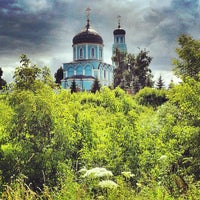 Photo taken at Церковь Покрова Пресвятой Богородицы в Покрове-Ризницах by Oleg D. on 6/23/2013