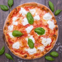 รูปภาพถ่ายที่ Pizza Scuola โดย Pizza Scuola เมื่อ 10/3/2018